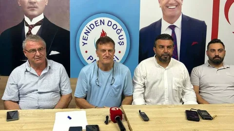 YDP Parti Meclisi toplantısı ve üyeler arasında görüşmeler