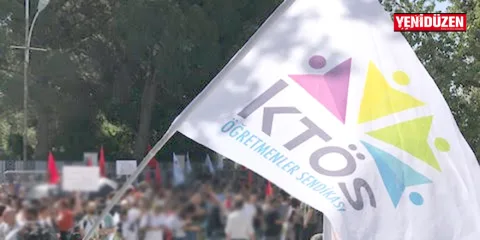 KTÖS yazılı dövizlerle 'Özel eğitimcileri atayın' talebini vurgulayan gösteri