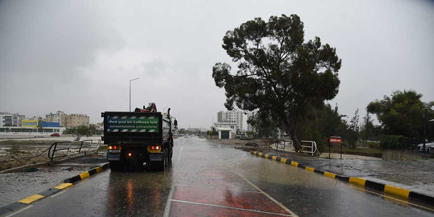 Meteoroloji logosu ve kuvvetli yağış uyarısı metni içeren görsel