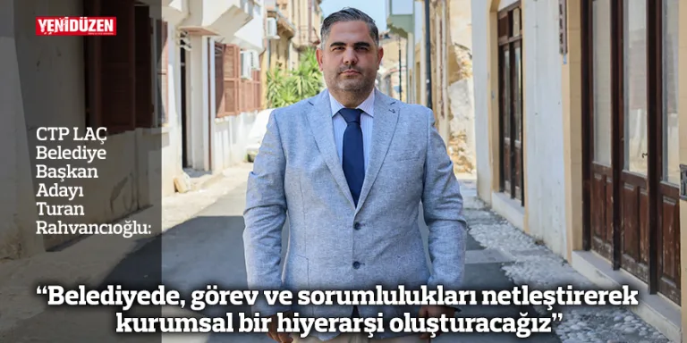 Rahvancıoğlu konuşma yaparken belediye çalışanları dinliyor