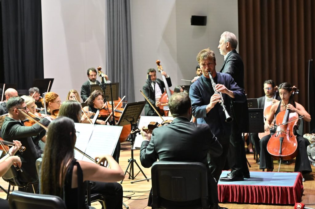 Erhürman, Cumhurbaşkanlığı Senfoni Orkestrası’nın yeni sezon açılış konserine katıldı