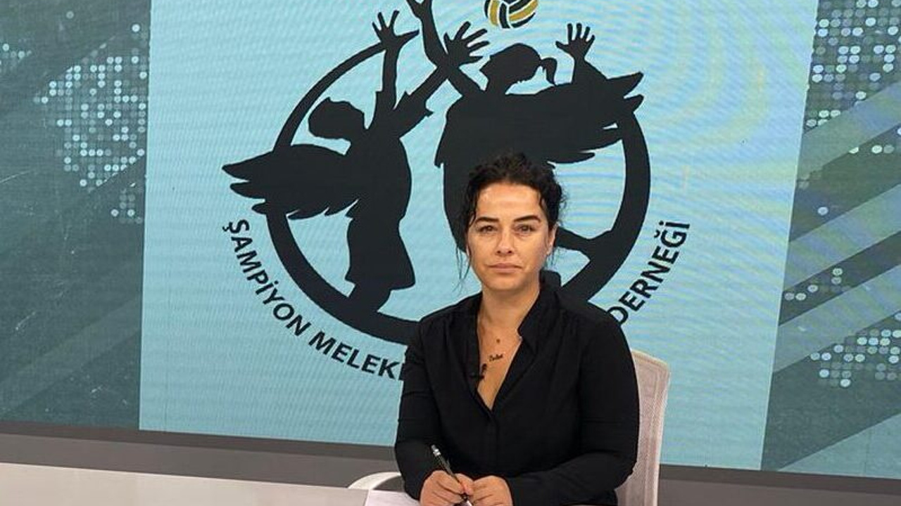 Ruşen Karakaya konuşurken mikrofon önünde, adalet ve çocuklar için mücadele vurgusu yapan ifade