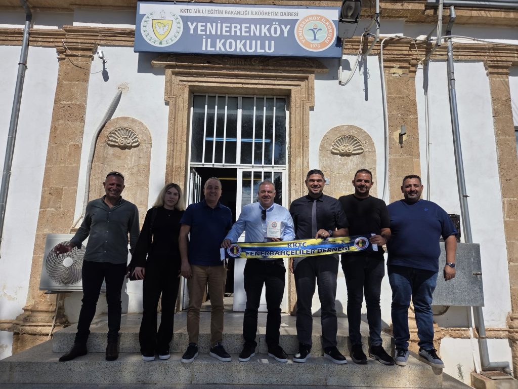 Fenerbahçeliler Derneği tarafından Yeni Erenköy İlkokulu’na yapılan çardak