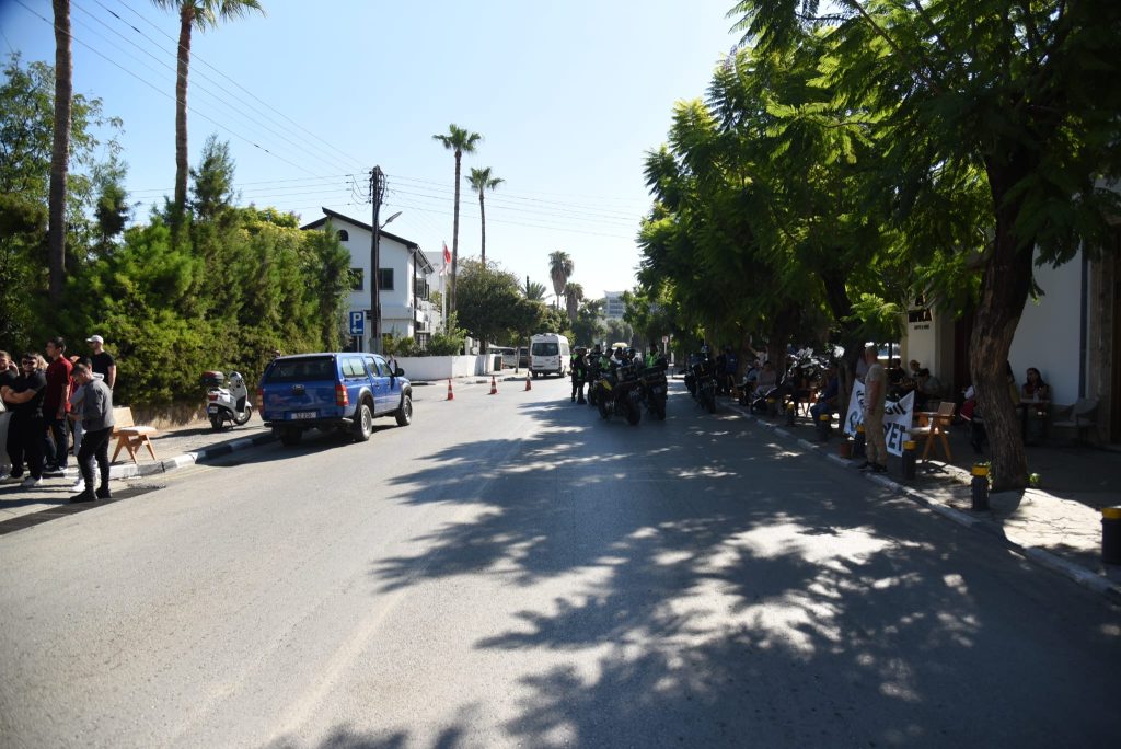 Aileler, Girne Mahkemesi önünde çağrı yaptı: “Esas suçluları mahkemeye getirsinler”
