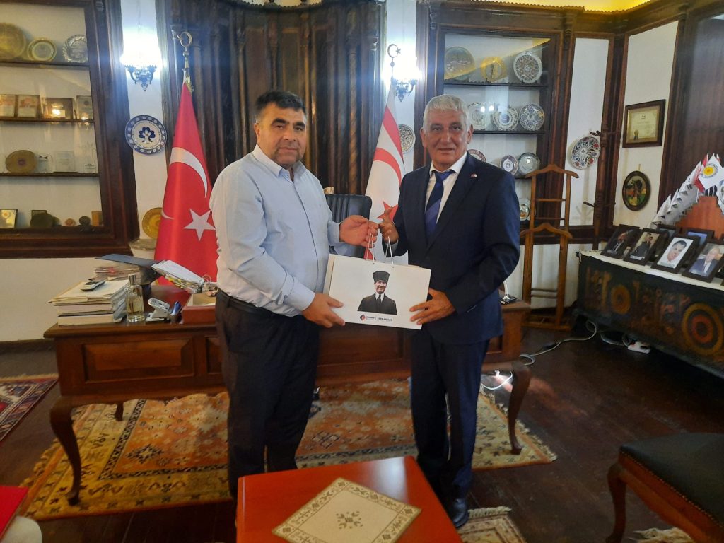 KTBB Başkanı Özçınar, Sındırgı Belediyesi’nden bir heyeti kabul etti