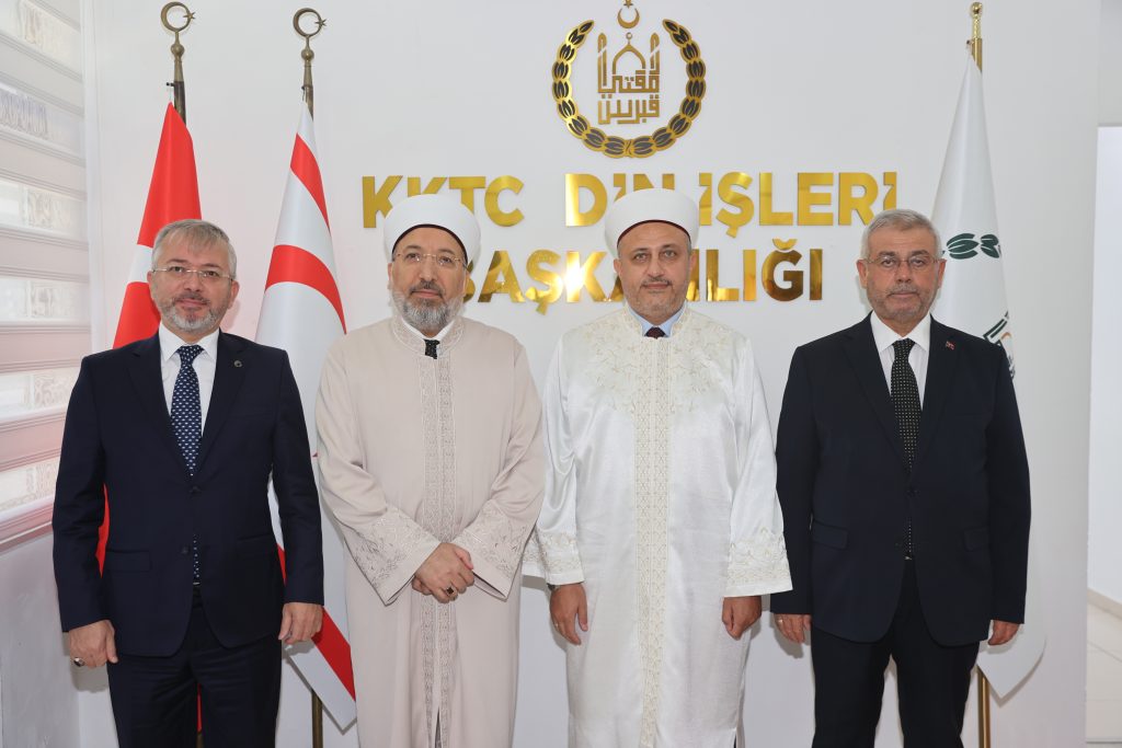 Diyanet İşleri Başkanı Arpaguş, Din İşleri Başkanı Moral'ı ziyaret etti