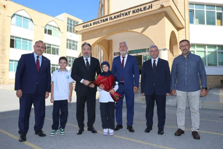Diyanet İşleri Başkanı Arpaguş’un Hala Sultan İlahiyat Koleji ziyaretine ilişkin resmi görüntü