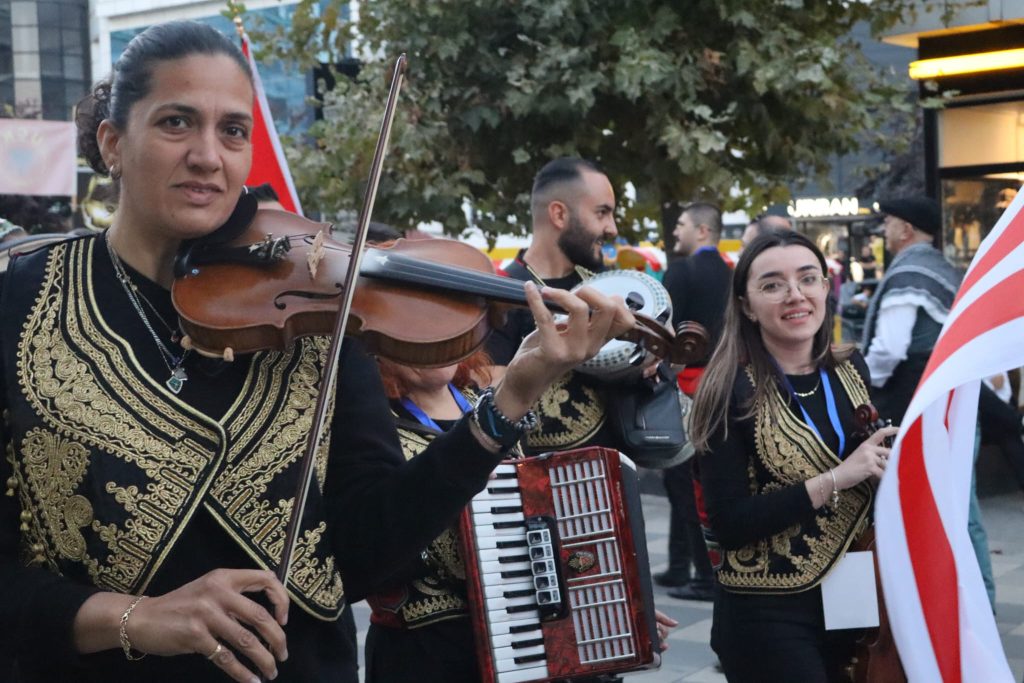 İskele Belediyesi Müzik Grubu Kosova'da festivale katıldı