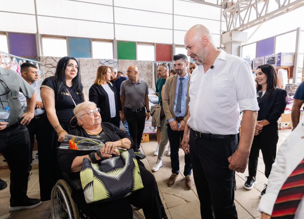 Bozkurt, Perşembe Pazarı’nı ziyaret etti, esnaf ve vatandaşla bir araya geldi