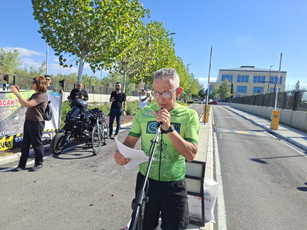Green Pedal Spor Kulübü’nden Meclis önünde farkındalık etkinliği