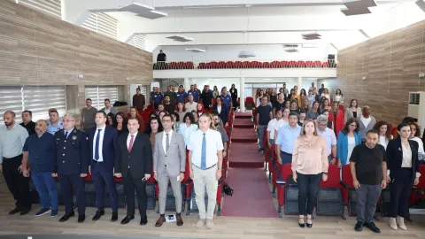 PGM yetkilileri okul idarecilerine güvenli okul konusunda bilgilendirme toplantısı düzenliyor
