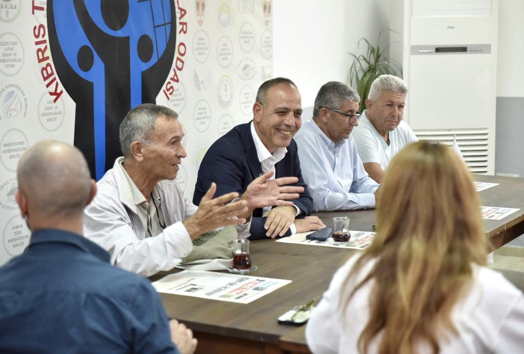 Harmancı, esnaf ve ticaret odalarını ziyaret etti