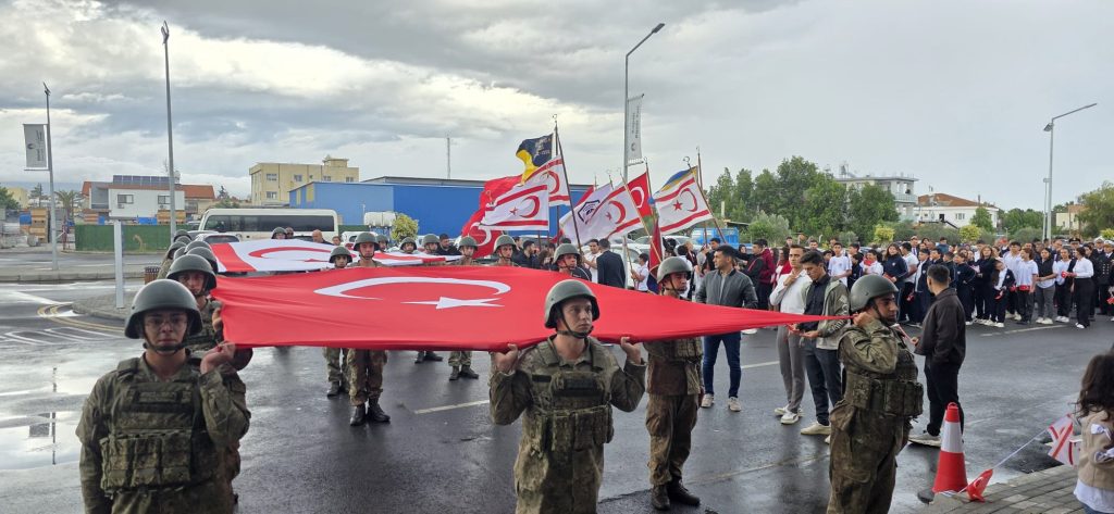 Cumhuriyet Bayramı ilçelerde törenlerle kutlandı