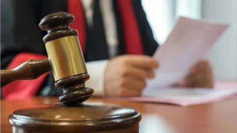 İskele'de yargılanan tutuklu zanlının duruşma salonundan görüntüsü