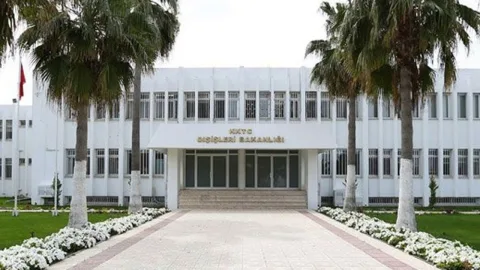 Dışişleri açıklaması sırasında konuşan yetkili ve Türkiye-GKRY doğal gaz anlaşmasına tepki metni