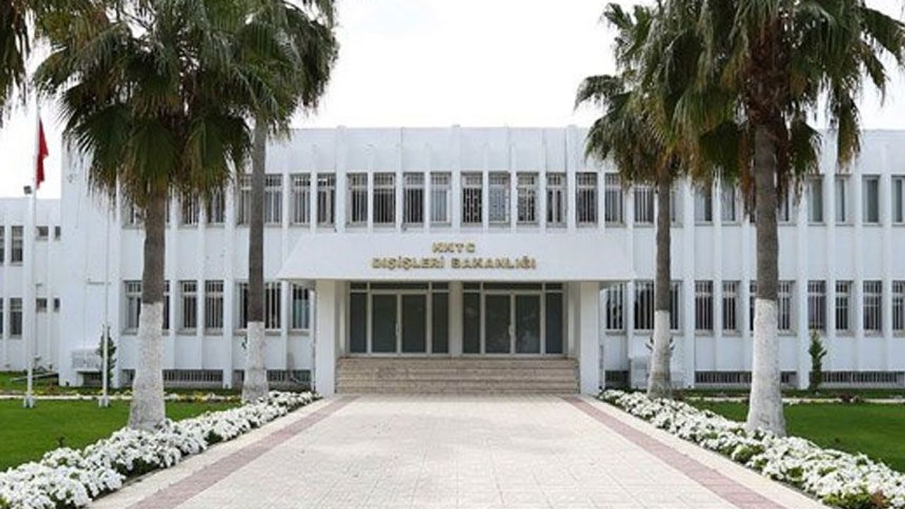 Dışişleri açıklaması sırasında konuşan yetkili ve Türkiye-GKRY doğal gaz anlaşmasına tepki metni