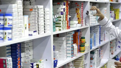 Bugünün nöbetçi eczanelerini gösteren liste veya tabela
