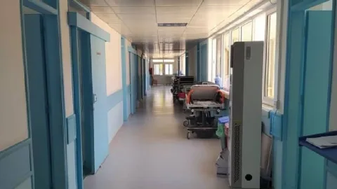 Lefkoşa'da trafo patlaması sonrası olay yerinde müdahale ve sağlık ekipleri