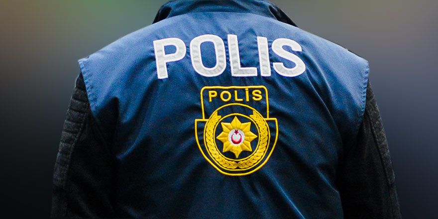 Akıncılar Yolu’nda polis operasyonu sırasında gözaltına alınan kişiler ve görevli emniyet güçleri