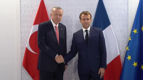 Cumhurbaşkanı Erdoğan ile Fransa Cumhurbaşkanı Macron arasında telefon görüşmesi