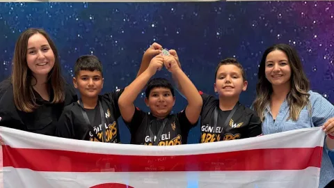 Kıbrıs Robofest öğrencileri Avrupa Drone Futbolu’nda zafer kutluyor