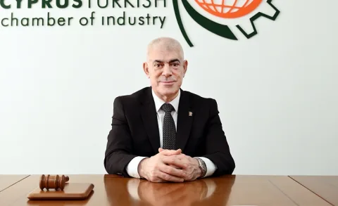 Somut adımlar atılması çağrısını vurgulayan haber başlığıyla ilişkilendirilebilecek genel bir görsel tasviri