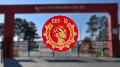 Dev-İş üye işçiler KPET tesis önünde pankartlar ve sloganlarla süresiz grevde