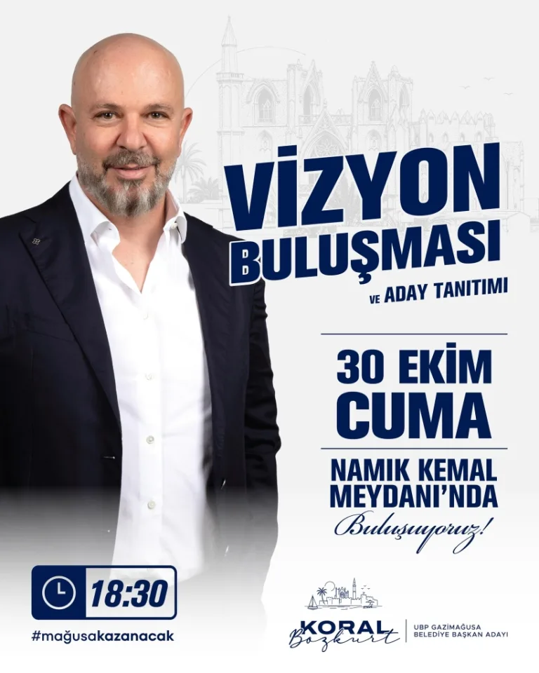 Bozkurt konuşma yaparken mikrofon ve sunum arka planı önünde duruyor