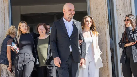 Bozkurt, adaylık başvurusunu yaparken görüntüleniyor.