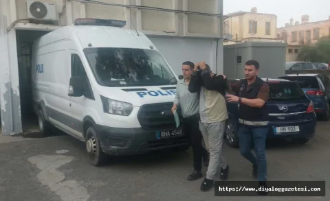 Yarım milyon rakamını gösteren haber başlığı grafiği veya görseli.