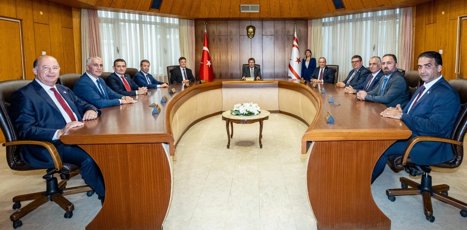 Bakanlar Kurulu, Başbakan Üstel başkanlığında  toplandı.