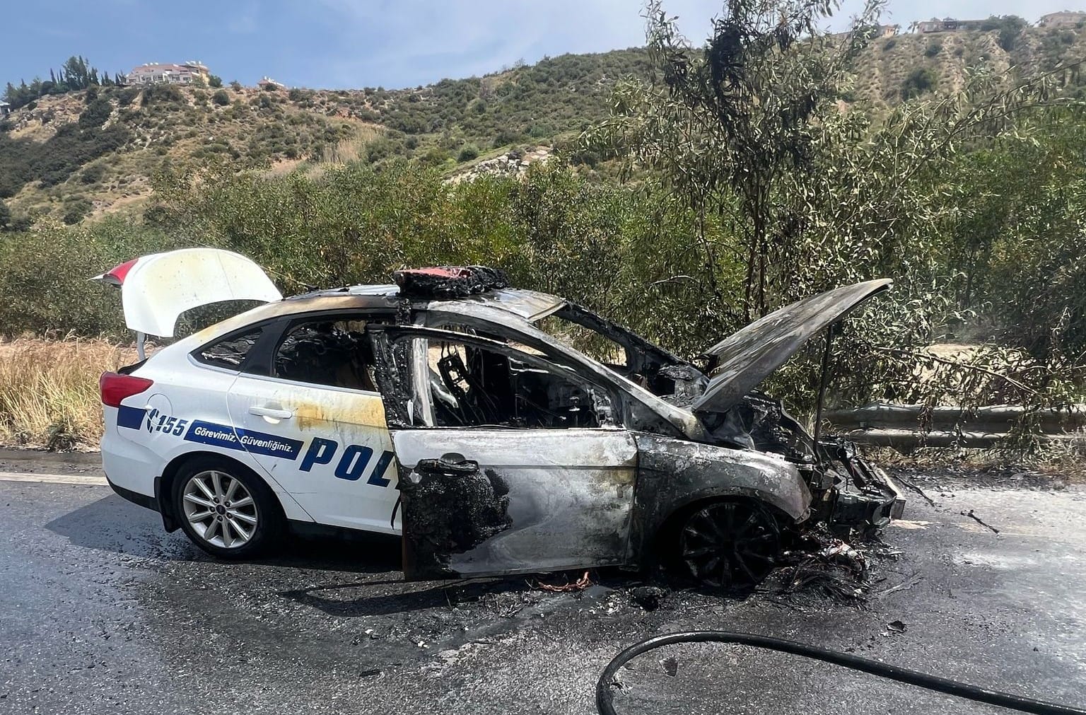 Seyir halindeki polis aracı yandı – BRTK