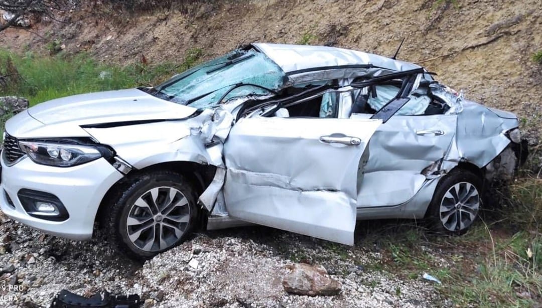 Burdur’da otomobil ile TIR çarpıştı – Son Dakika Türkiye Haberleri