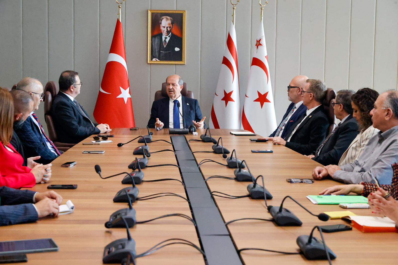 Cumhurbaşkanı Tatar, Kıbrıs Türk Ticaret Odası Başkanı Deniz ve heyetini kabul etti – BRTK