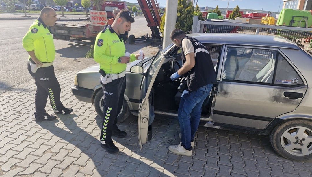 Çaldıkları otomobille drift atan 4 kişi gözaltına alındı – Son Dakika Türkiye Haberleri