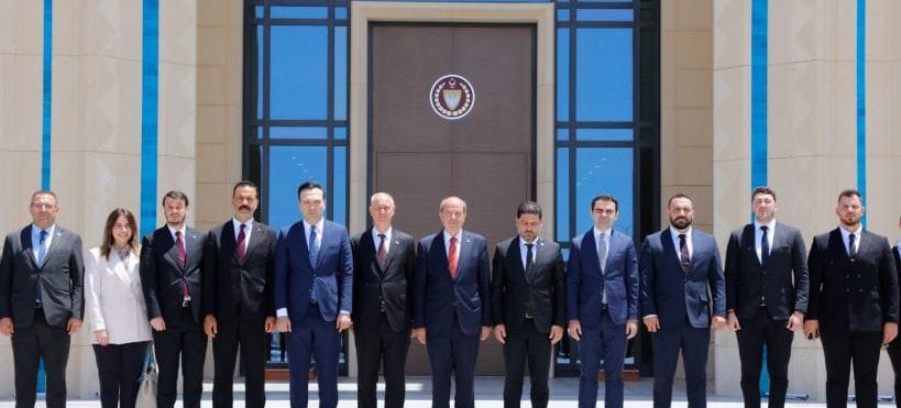Cumhurbaşkanı Tatar, UBP Gençlik Kolları, AK Parti Gençlik Kolları ile Yeni Azerbaycan Partisi Gençlik Kolları heyetlerini kabul etti – BRTK