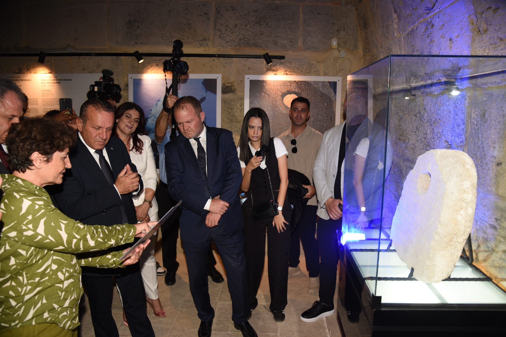 Hiyeroglifli Tek Delikli Taş Çapa’nın tanıtımı Girne Kalesi’nde yapıldı – BRTK