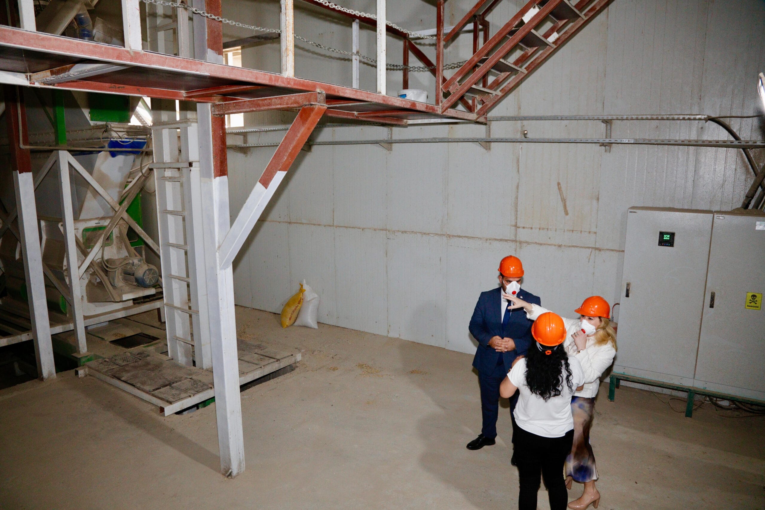 Cumhurbaşkanının eşi Sibel Tatar, Akdoğdu Drifil Pelet Yem Fabrikasını ziyaret etti – BRTK