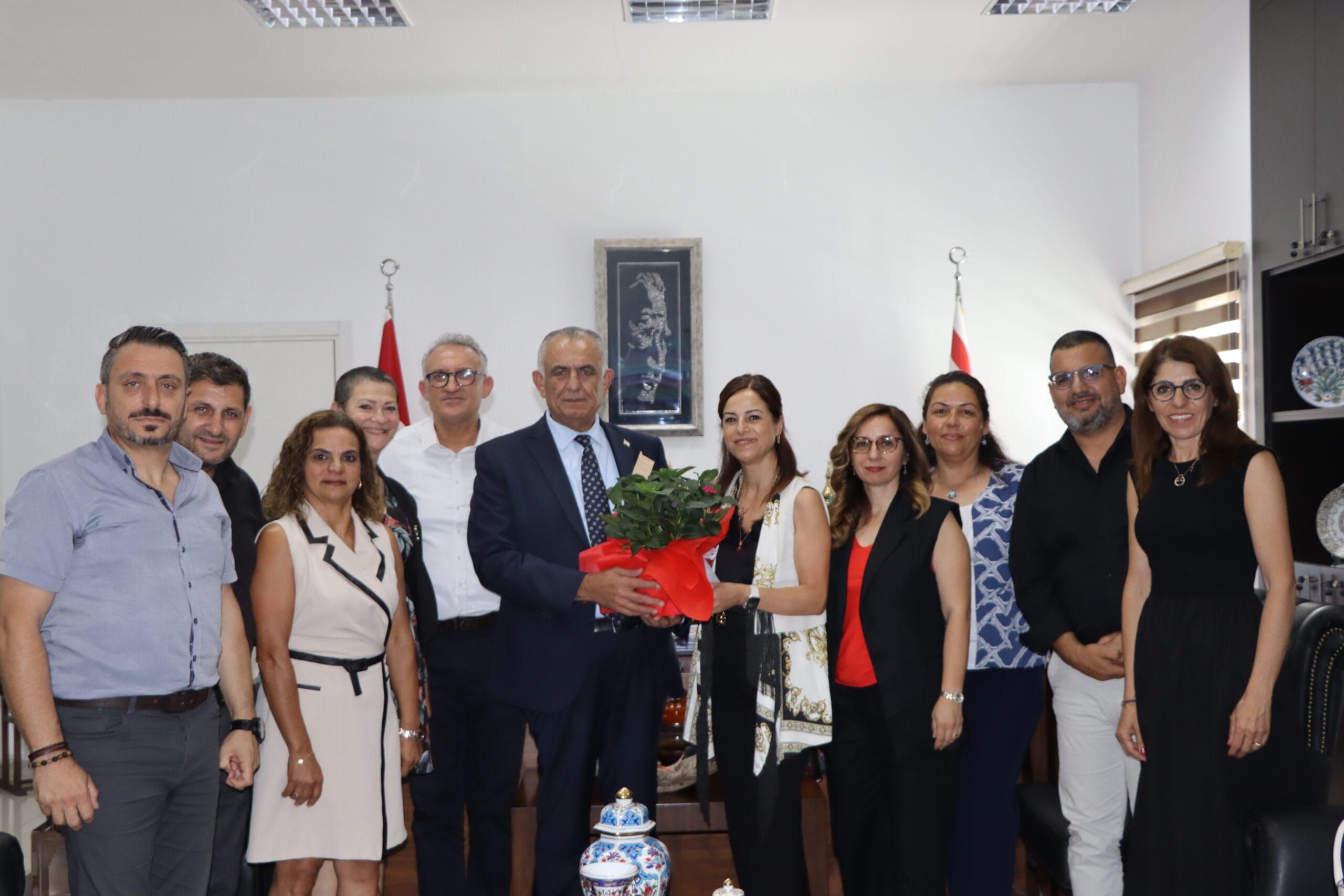 Çavuşoğlu, Yön-Der ve beraberindeki okul yöneticileri kabul etti – BRTK