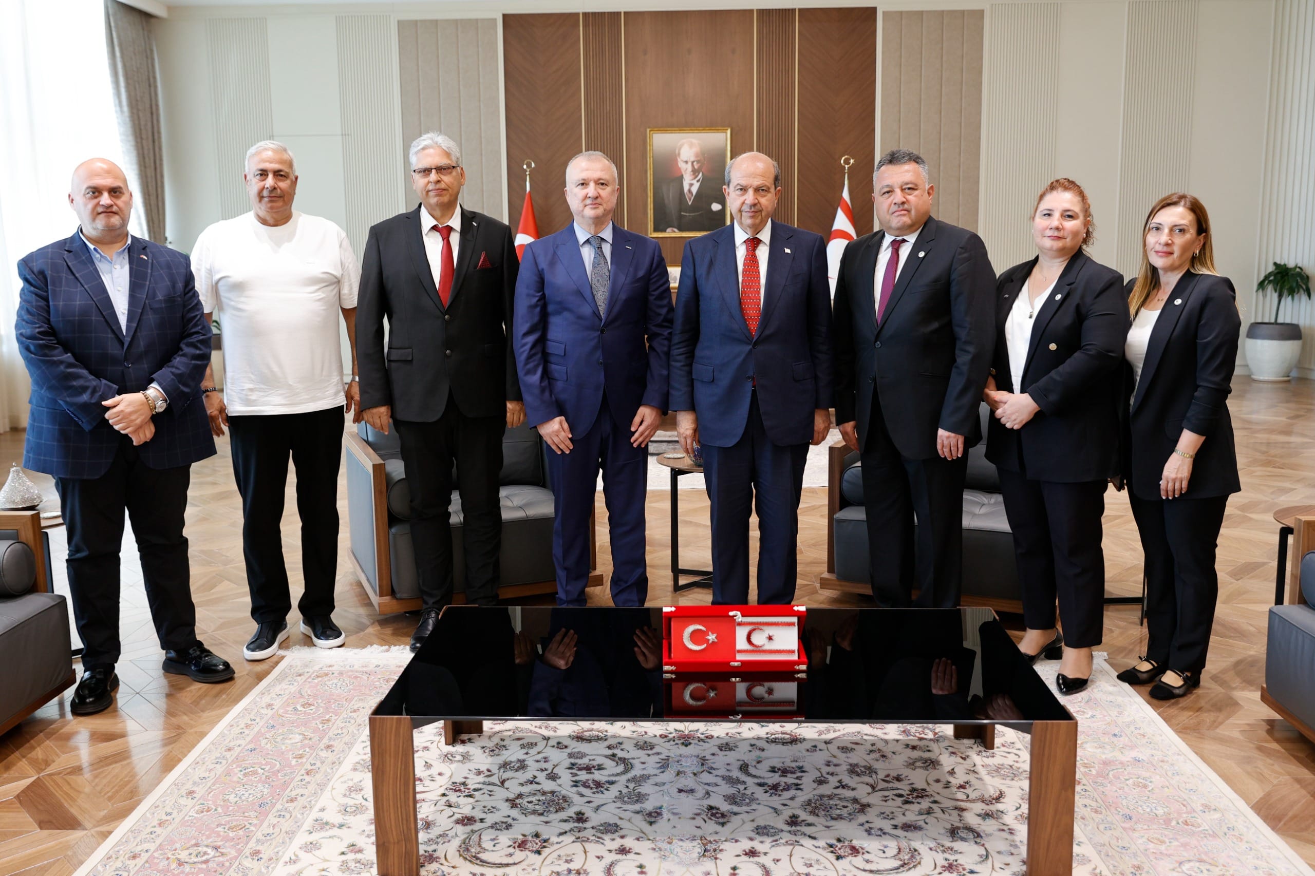 Cumhurbaşkanı Tatar Adanalı iş insanları heyetini kabul etti – BRTK