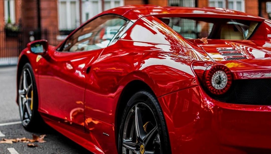 Ferrari planlarını rafa kaldırdı