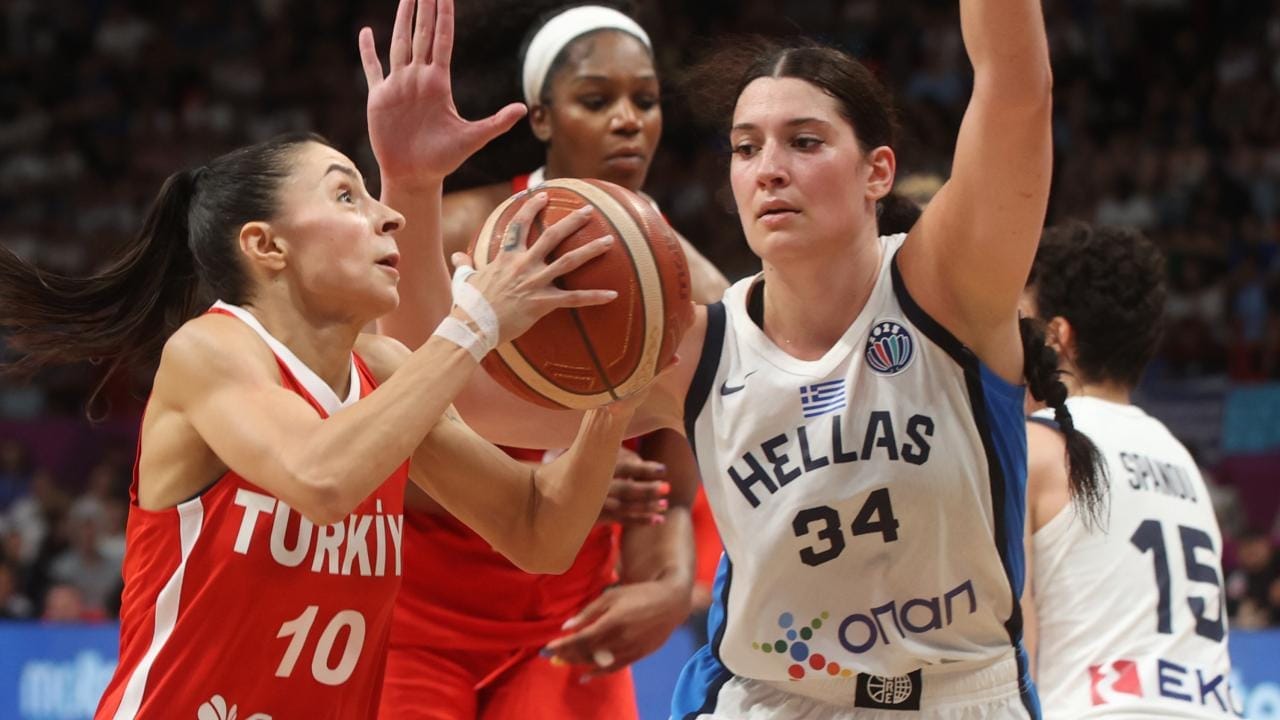 A Milli Kadın Basketbol Takımı Avrupa Şampiyonası’nda çeyrek finale yükseldi