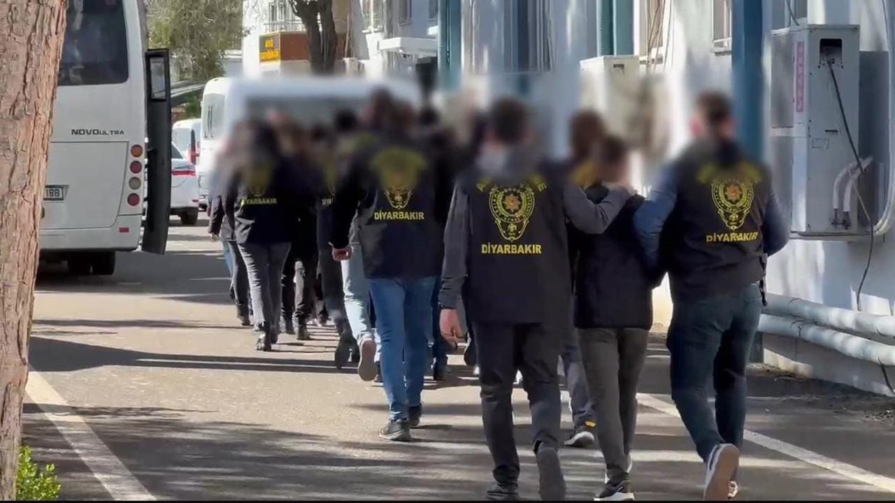 Pazarcı ve simitçi kılığına giren kapkaççılar Çekirge ile yakalandı