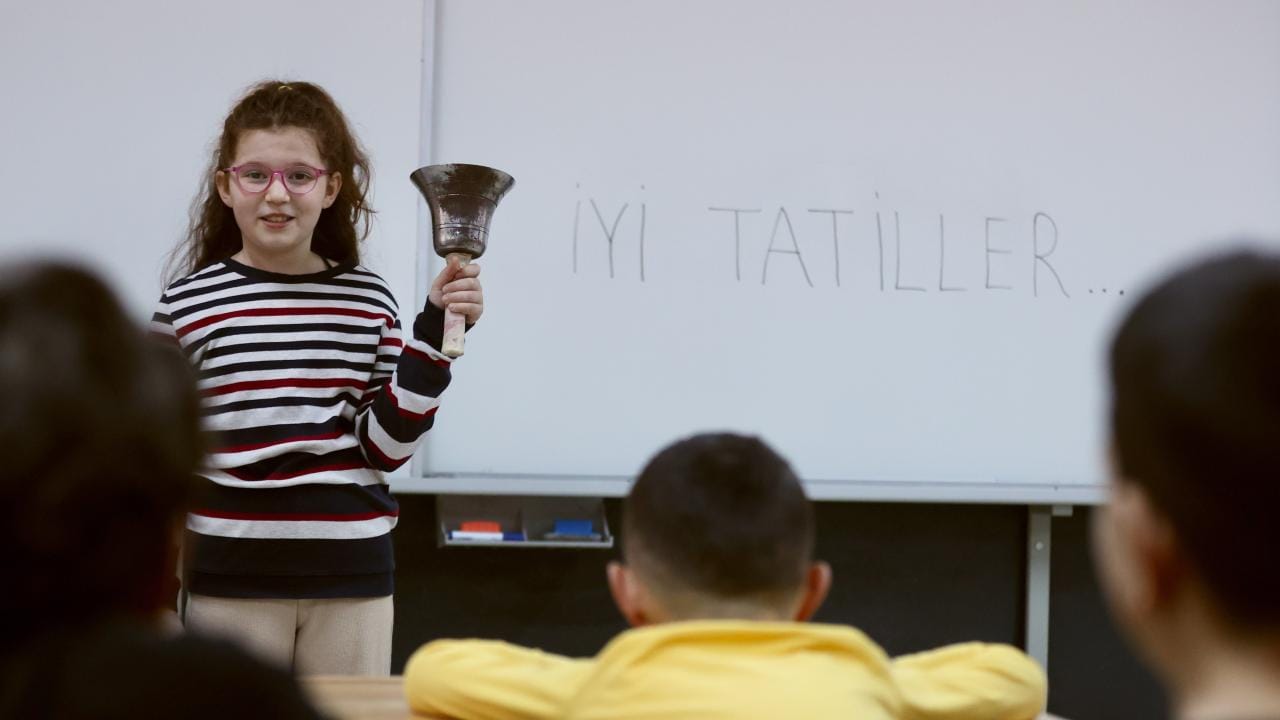 Yaklaşık 20 milyon öğrenci yarın karne alacak