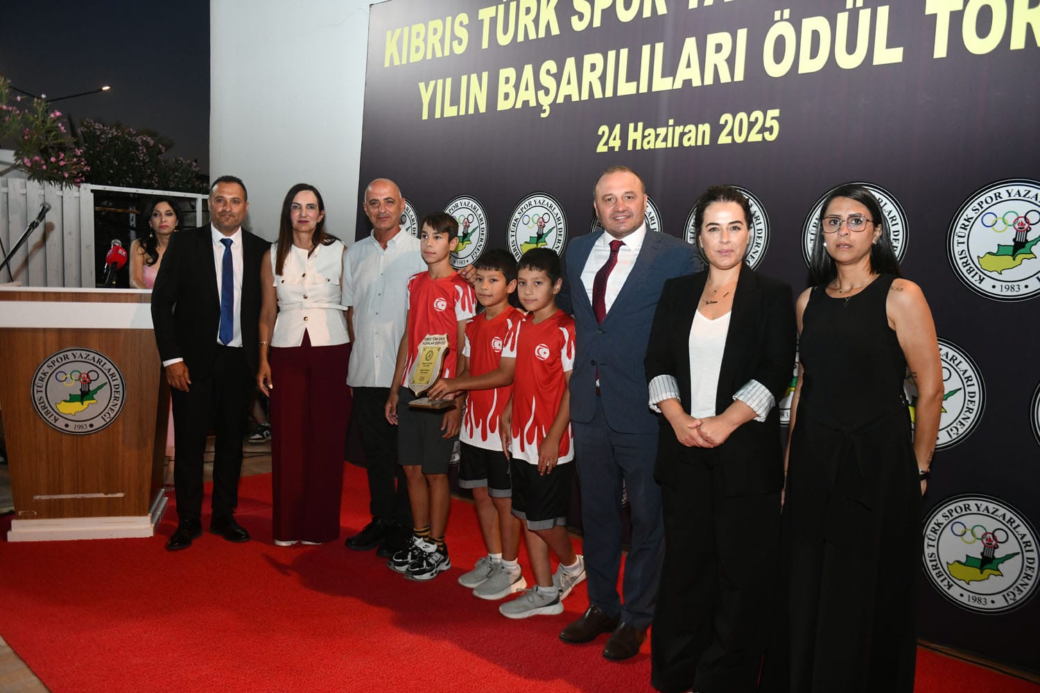 Kıbrıs Türk Spor Yazarları Derneği “Yılın Başarılıları” ödülleri verildi – BRTK