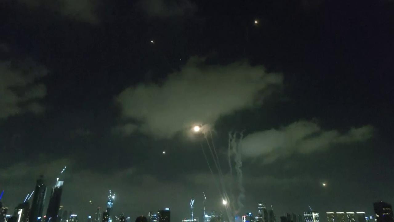 İran, İsrail’e füze saldırısı düzenledi