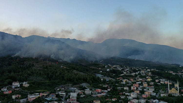 Hatay Dörtyol’da dün çıkan orman yangınına müdahale sürüyor – BRTK