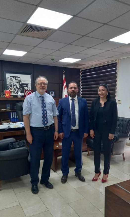 Tarım Bakanı Hüseyin Çavuş, OKKÜ Mühendislik Fakültesi Dekanı Yrd. Doç. Dr. Refet Ramiz’i kabul etti – BRTK