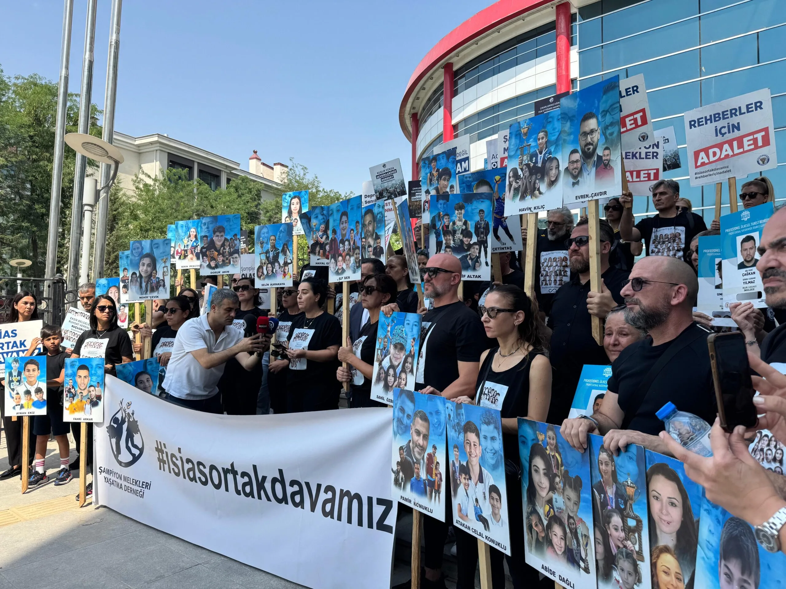 İsias Otel’in yıkılmasında kusuru bulunan kamu görevlileri ikinci duruşması yapılıyor… Duruşmada sanıklar ve aileler dinlendi – BRTK