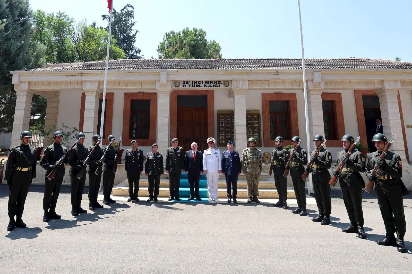 TC Milli Savunma Bakanı Güler, KKTC’de 28. Mekanize Piyade Tümen Komutanlığını ziyaret etti – BRTK
